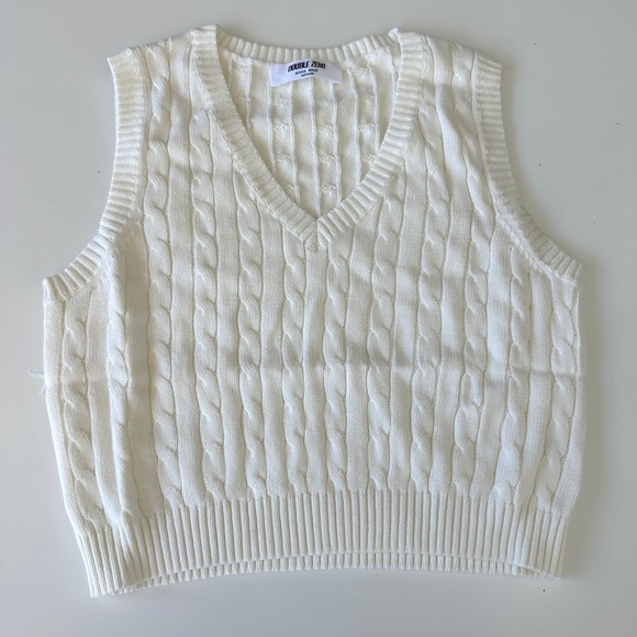 Double Zero Cable Knit Sweater Vest Ivory White V Neck Medium Academia Preppy - Picture 1 of 6